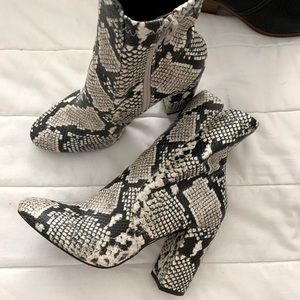 Snake Boots 🖤